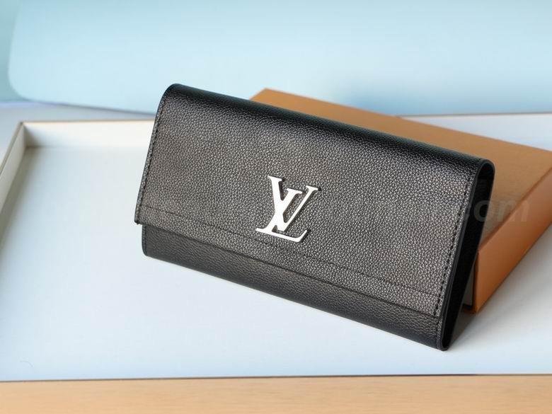 LV Wallets 34